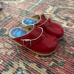 cape clogs red toddler 8